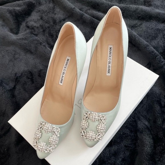 Manolo Blahnik Hangisi Satin Pump - Picture 1 of 6